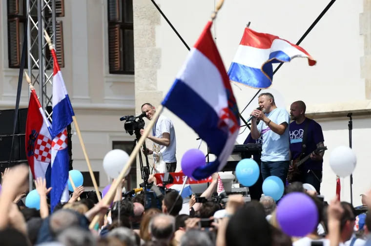 Održan Hod za život u Zagrebu: 'Za&scaron;titimo najugroženiju manjinu u Hrvatskoj &ndash; nerođenu djecu!'