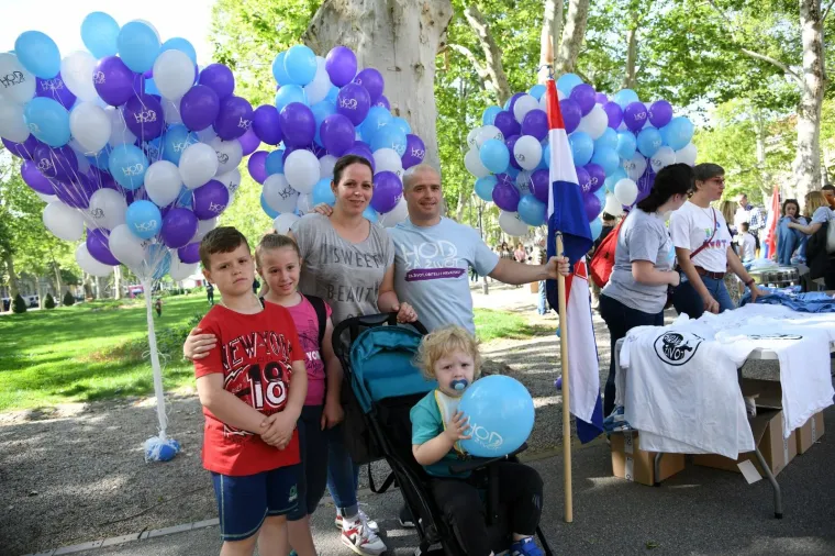 Održan Hod za život u Zagrebu: 'Za&scaron;titimo najugroženiju manjinu u Hrvatskoj &ndash; nerođenu djecu!'