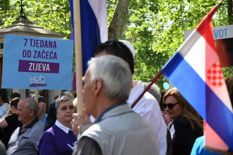 Održan Hod za život u Zagrebu: 'Za&scaron;titimo najugroženiju manjinu u Hrvatskoj &ndash; nerođenu djecu!'