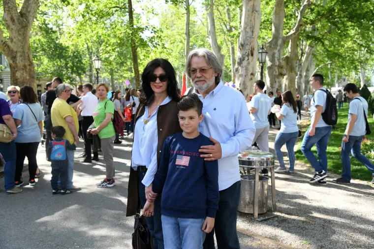 Održan Hod za život u Zagrebu: 'Za&scaron;titimo najugroženiju manjinu u Hrvatskoj &ndash; nerođenu djecu!'