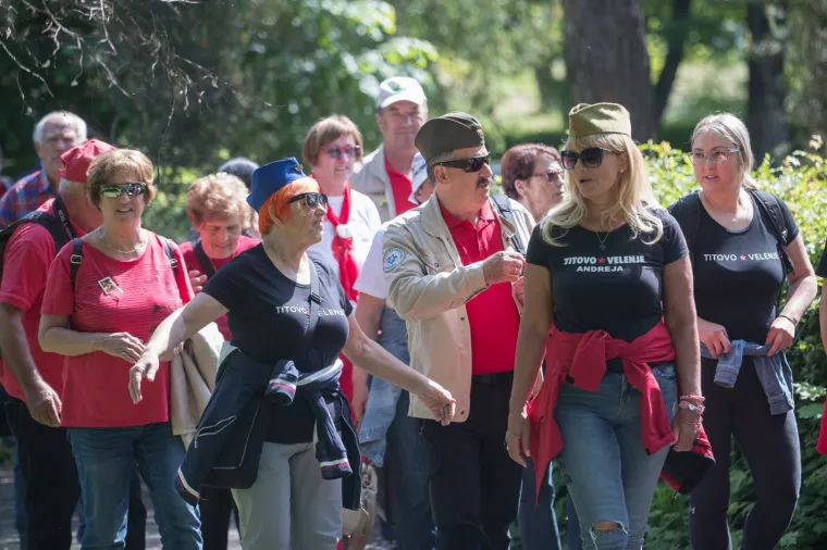 'Tito' i tisuće 'partizana' slave u Kumrovcu: Pjevaju se partizanske pjesme, vijore zastave Jugoslavije