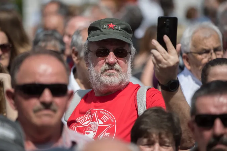 'Tito' i tisuće 'partizana' slave u Kumrovcu: Pjevaju se partizanske pjesme, vijore zastave Jugoslavije