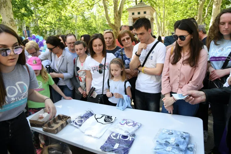 POČEO HOD ZA ŽIVOT: Okupljanje počelo na Zrinjevcu