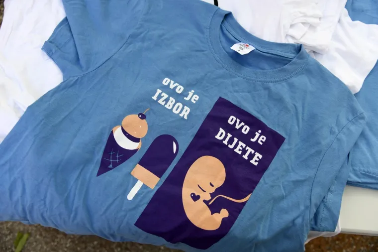 POČEO HOD ZA ŽIVOT: Okupljanje počelo na Zrinjevcu