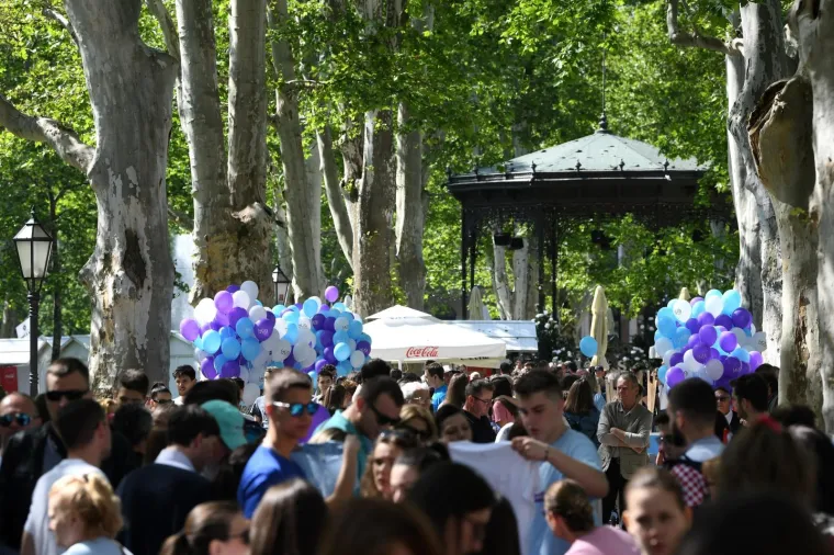 POČEO HOD ZA ŽIVOT: Okupljanje počelo na Zrinjevcu