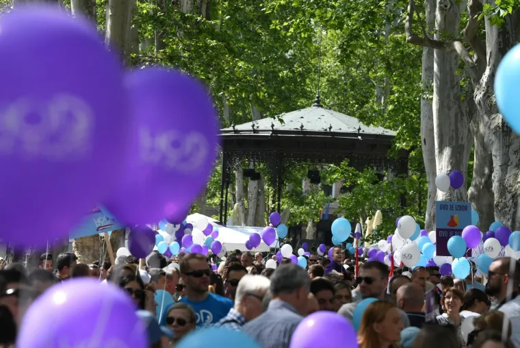 POČEO HOD ZA ŽIVOT: Okupljanje počelo na Zrinjevcu