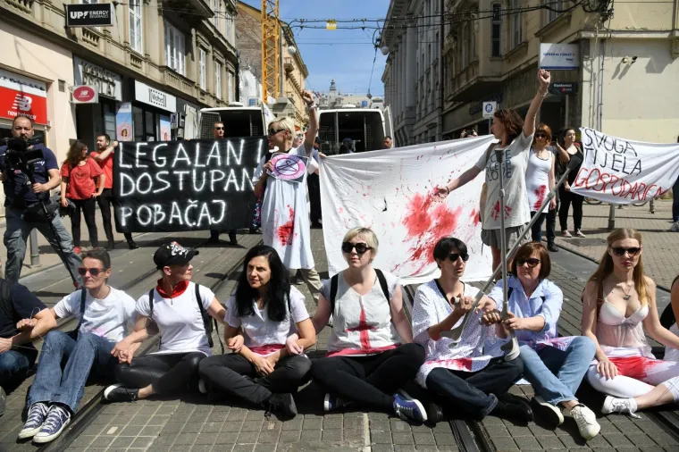 POČEO HOD ZA ŽIVOT: Okupljanje počelo na Zrinjevcu