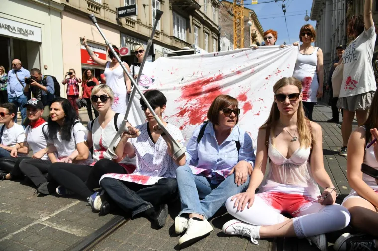 POČEO HOD ZA ŽIVOT: Okupljanje počelo na Zrinjevcu