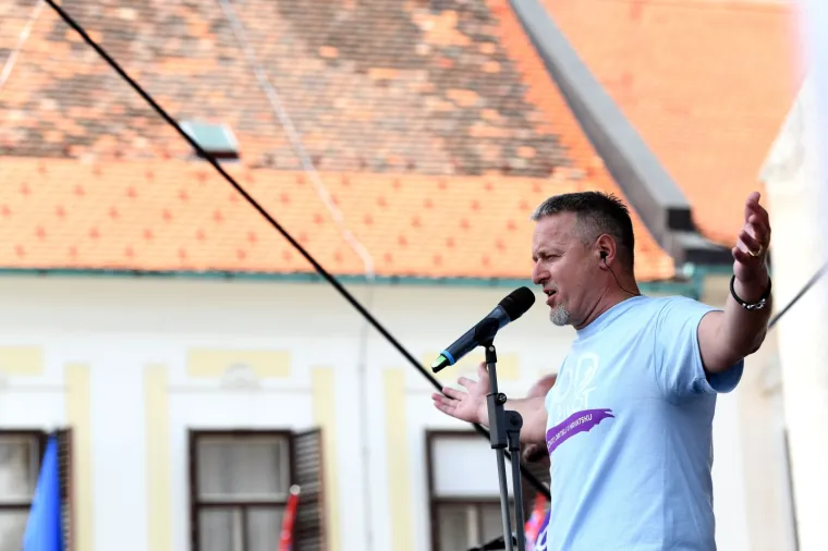 POČEO HOD ZA ŽIVOT: Okupljanje počelo na Zrinjevcu