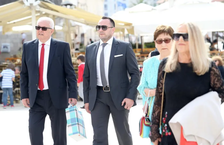 UDALA SE BRUNA SANADER: Na intimno vjenčanje u hvarskoj katedrali došli su samo najbliži, među njima i neka poznata lica