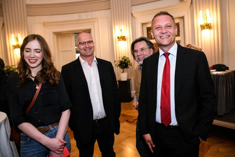 I&scaron;čekivanje rezultata europskih izbora! Evo kakva atmosfera je vladala u stožeru Amsterdamske koalicije