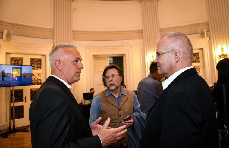 I&scaron;čekivanje rezultata europskih izbora! Evo kakva atmosfera je vladala u stožeru Amsterdamske koalicije