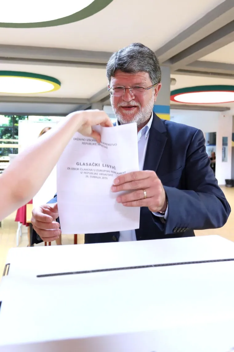 Netko će večeras slaviti, a netko plakati: Pogledajte kako su glasali kandidati za EP