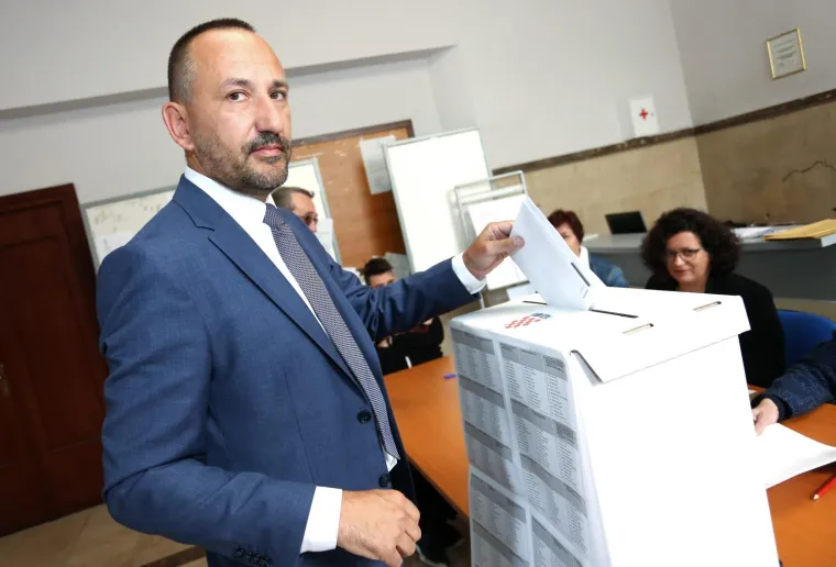 Netko će večeras slaviti, a netko plakati: Pogledajte kako su glasali kandidati za EP