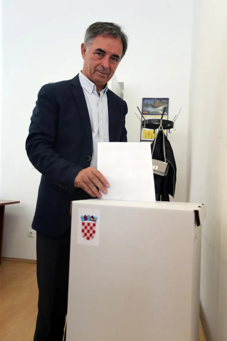 Netko će večeras slaviti, a netko plakati: Pogledajte kako su glasali kandidati za EP