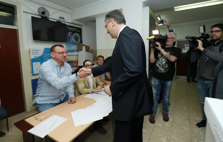 Političari na birali&scaron;tima: 'Važno je da &scaron;to vi&scaron;e građana izađe na izbore'