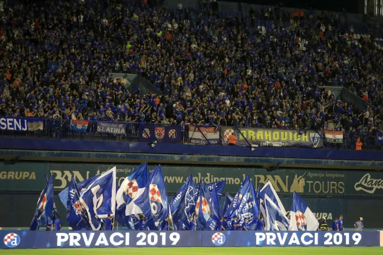 Spektakl nakon pobjede protiv Hajduka: Dinamo slavio titulu pred dobro popunjenim Maksimirom