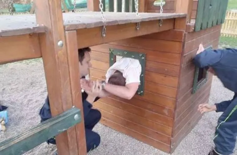 15 fotografija koje dokazuju da starijima od 15 nije mjesto u dječjem parku