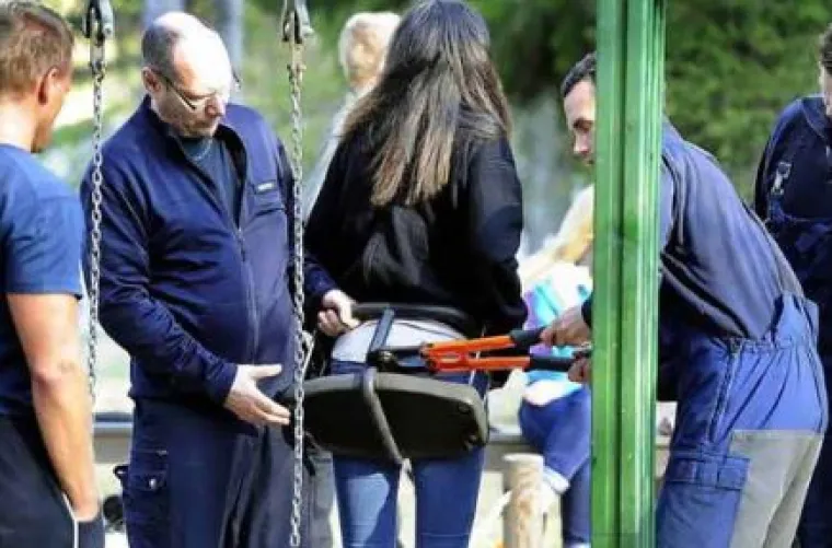 15 fotografija koje dokazuju da starijima od 15 nije mjesto u dječjem parku