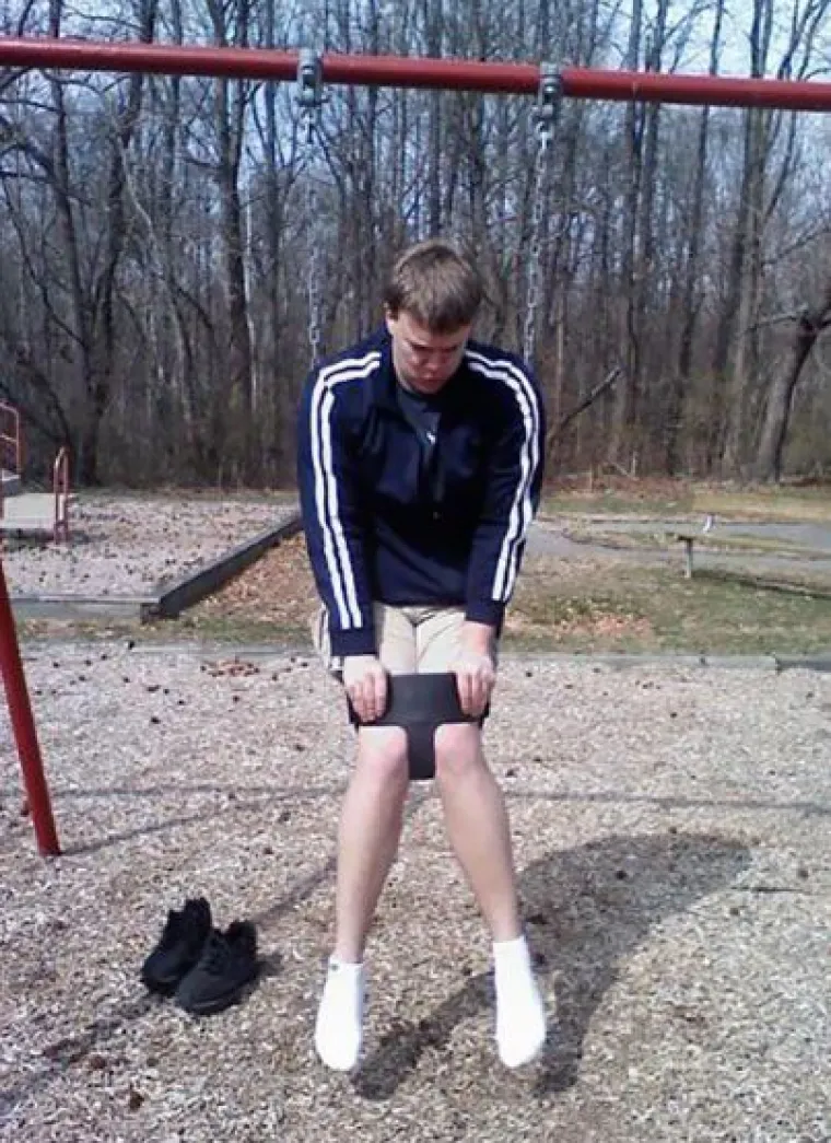 15 fotografija koje dokazuju da starijima od 15 nije mjesto u dječjem parku