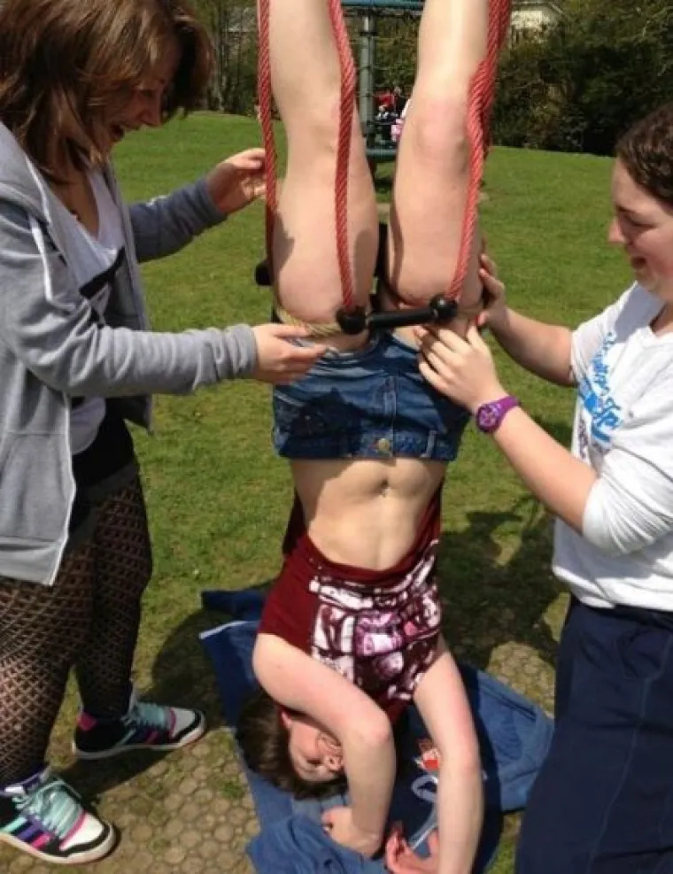 15 fotografija koje dokazuju da starijima od 15 nije mjesto u dječjem parku