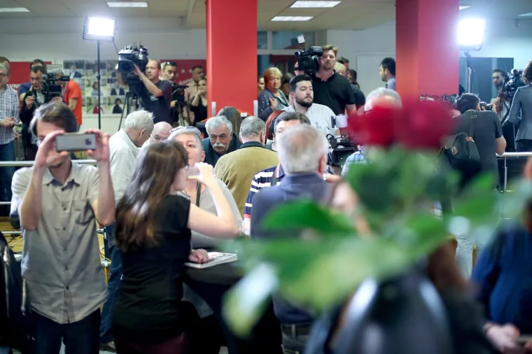 I&scaron;čekivanje rezultata izlaznih anketa u stožeru SDP-a