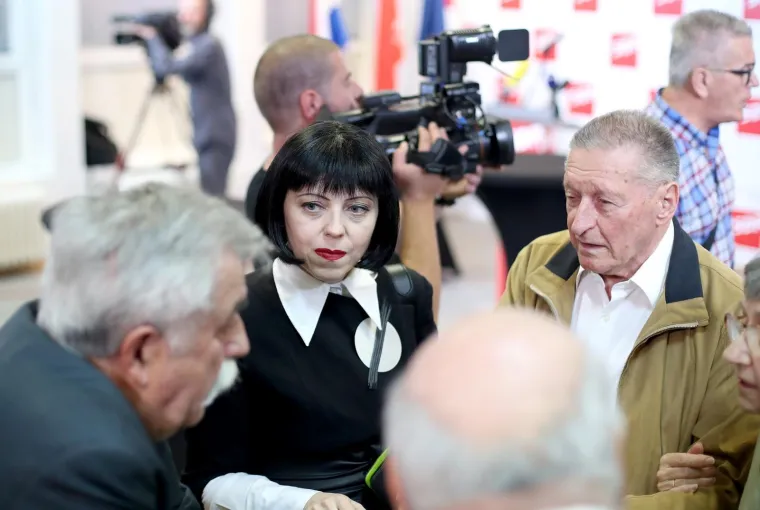 I&scaron;čekivanje rezultata izlaznih anketa u stožeru SDP-a