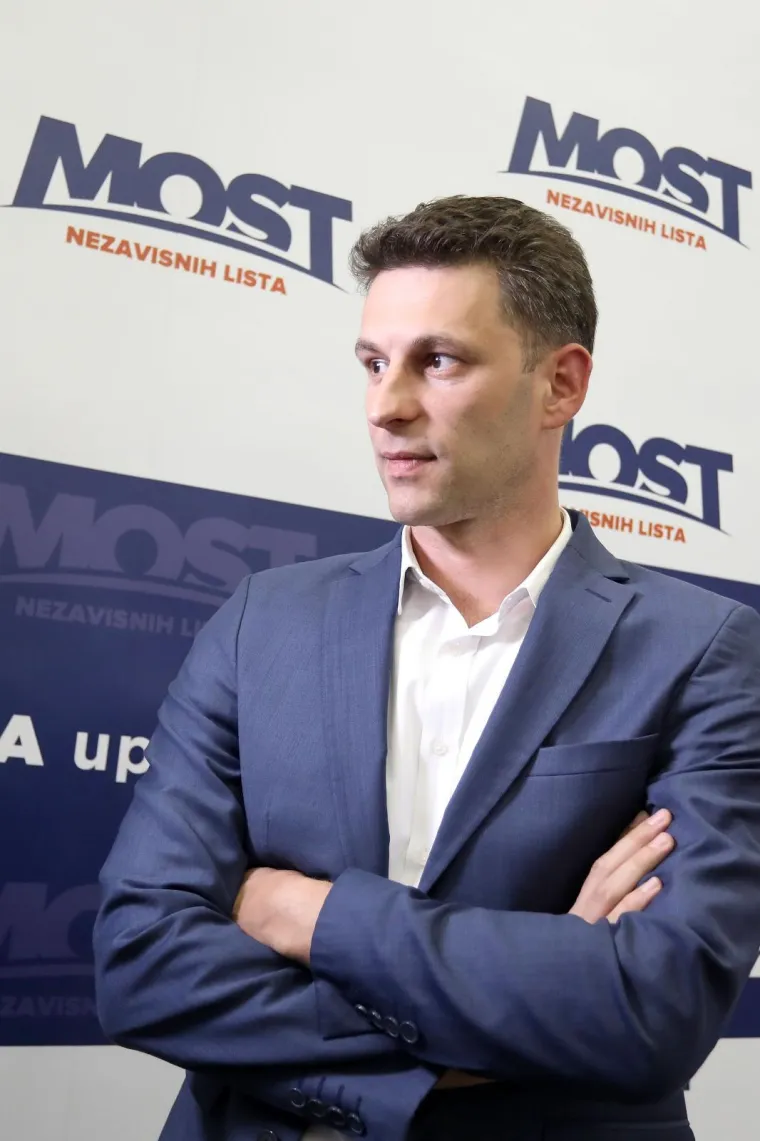 SREDI&Scaron;NJICA MOSTA STOIČKI DOČEKALA REZULTATE: Izrazi lica sve govore