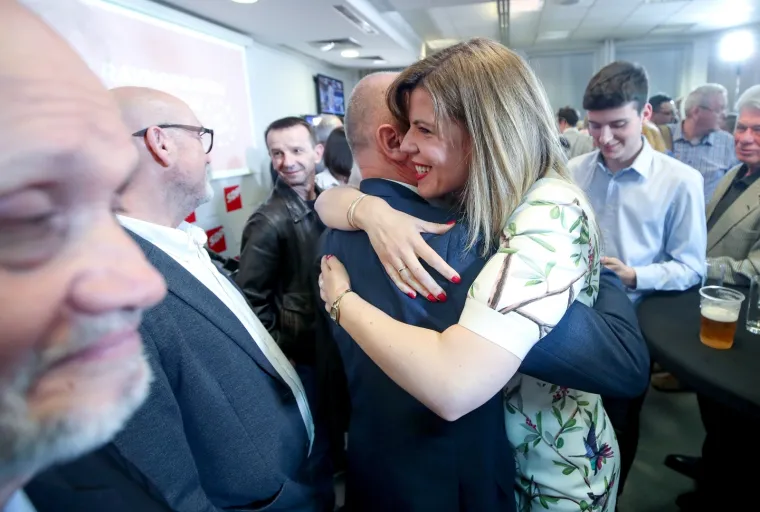 VELIKA GALERIJA IZ STOŽERA SDP-A: Bernardić u suzama zahvaljuje kolegama, neviđena euforija zavladala među socijaldemokratima