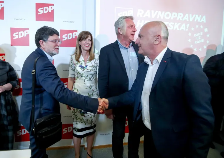 VELIKA GALERIJA IZ STOŽERA SDP-A: Bernardić u suzama zahvaljuje kolegama, neviđena euforija zavladala među socijaldemokratima