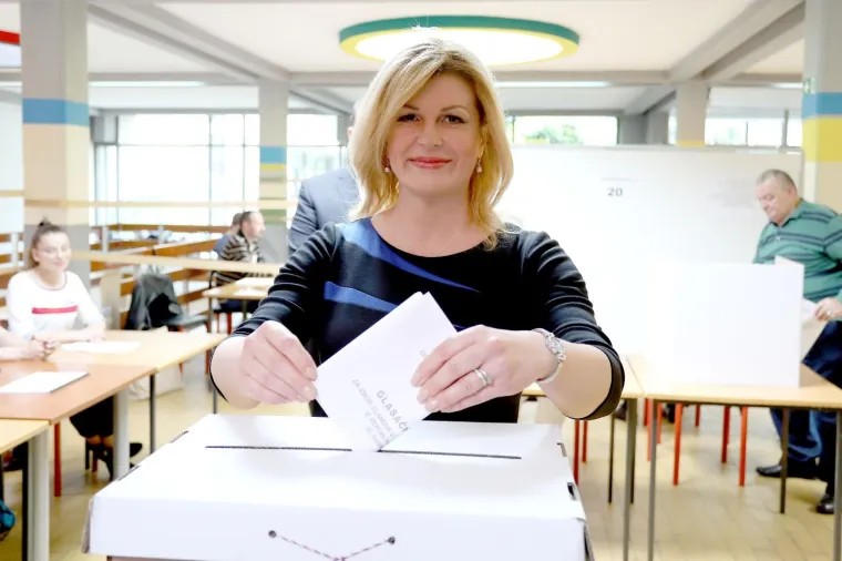 KOLINDA I JAKOV OBAVILI GLASANJE: U trenutku zaokruživanja jedno drugom uputili znakovit pogled