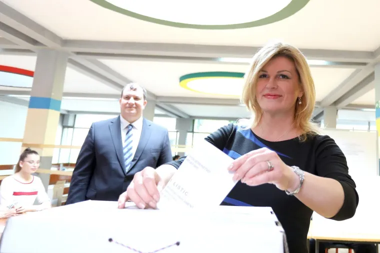 KOLINDA I JAKOV OBAVILI GLASANJE: U trenutku zaokruživanja jedno drugom uputili znakovit pogled