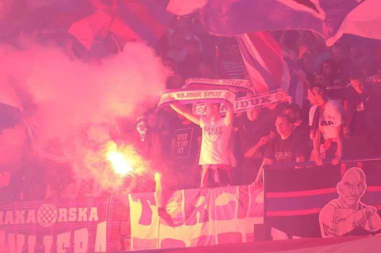 MAKSIMIR GORI: Pogledajte zbog čega je derbi u vi&scaron;e navrata prekinut i kako su Boysi dočekali kraj utakmice