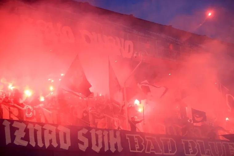 MAKSIMIR GORI: Pogledajte zbog čega je derbi u vi&scaron;e navrata prekinut i kako su Boysi dočekali kraj utakmice