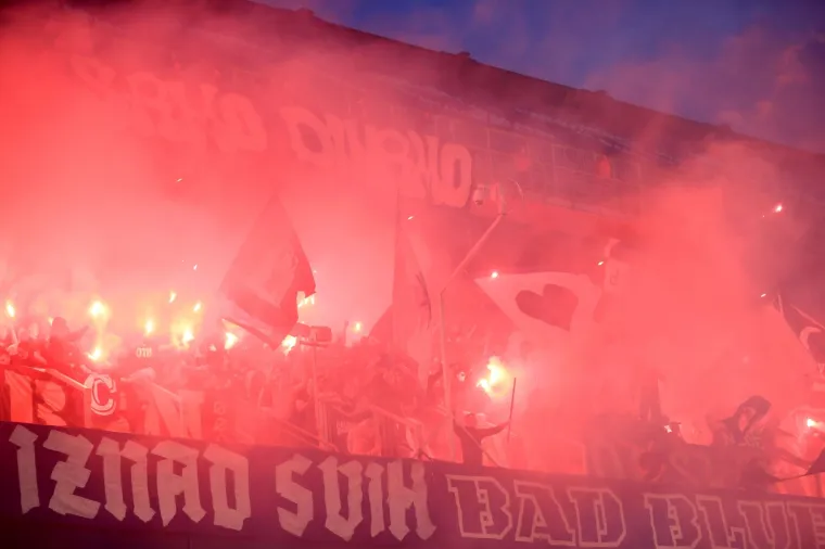 MAKSIMIR GORI: Pogledajte zbog čega je derbi u vi&scaron;e navrata prekinut i kako su Boysi dočekali kraj utakmice