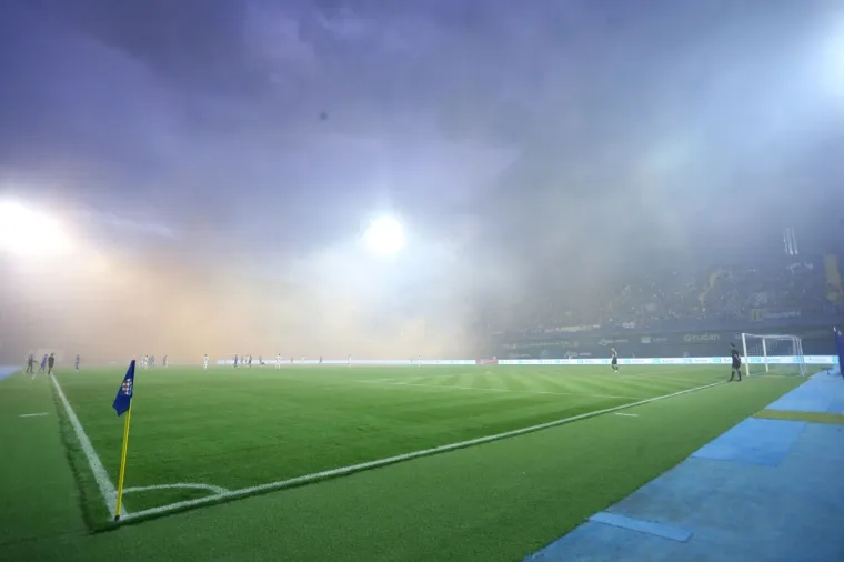 MAKSIMIR GORI: Pogledajte zbog čega je derbi u vi&scaron;e navrata prekinut i kako su Boysi dočekali kraj utakmice