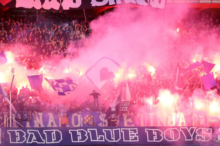 MAKSIMIR GORI: Pogledajte zbog čega je derbi u vi&scaron;e navrata prekinut i kako su Boysi dočekali kraj utakmice