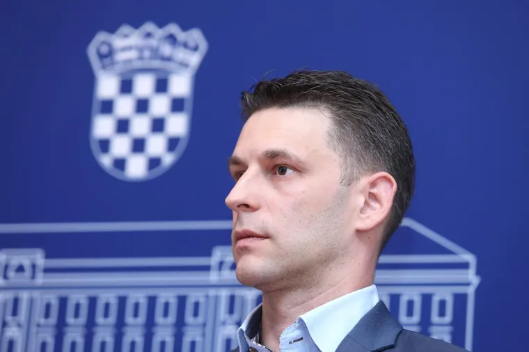 Mostov Božo Petrov osvojio je 18.160 glasova