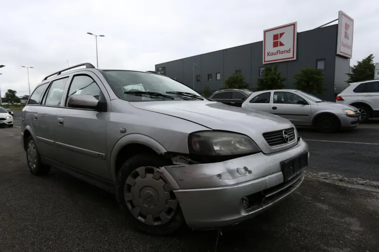 Natočio gorivo pa odjurio! U bijegu pred policijom probio rampu na Lučkom