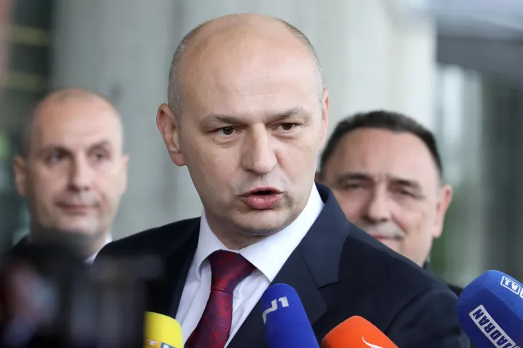 MISLAV KOLAKU&Scaron;IĆ ISPRED MSU-a