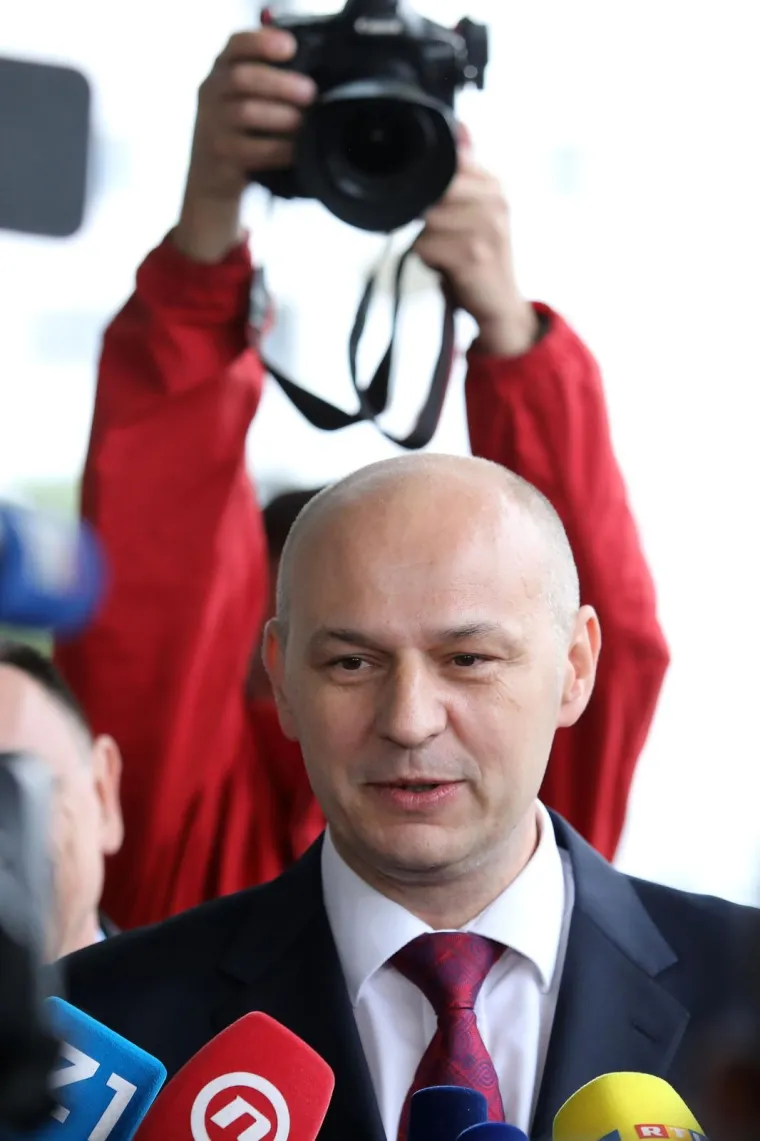 MISLAV KOLAKU&Scaron;IĆ ISPRED MSU-a