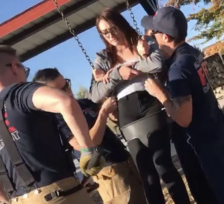 KAD ODRASLI NE ODRASTU: Imitirali su svoje klince, a na kraju su ih morali spa&scaron;avati vatrogasci