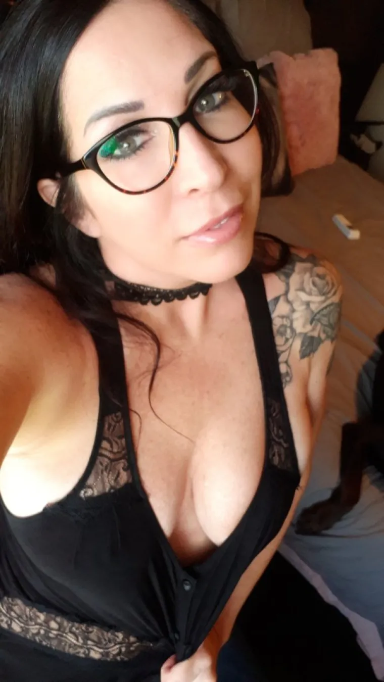 Odjeća im napeta ko tro&scaron;kovnik za obnovu WC-a u Ministarstvu zdravstva: Ne kriju namjere, niti i&scaron;ta drugo