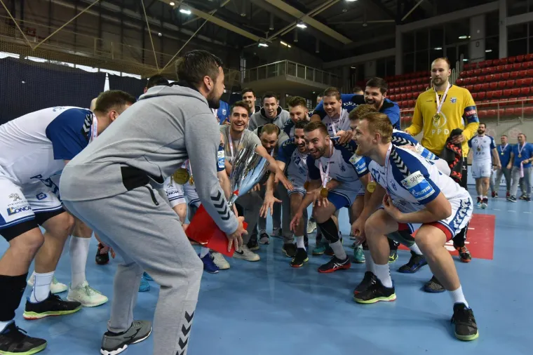 PPD Zagreb je tako nastavio svoju dominaciju u hrvatskom rukometu u kojem je od mogućih 56 trofeja osvojio čak 54, dok preostala dva naslova pobjednika Kupa ima Metković koji je slavio 2001. i 2002.