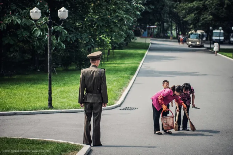 Ilegalne fotografije svakodnevnog života u glavnom gradu Sjeverne Koreje - Pyongyangu