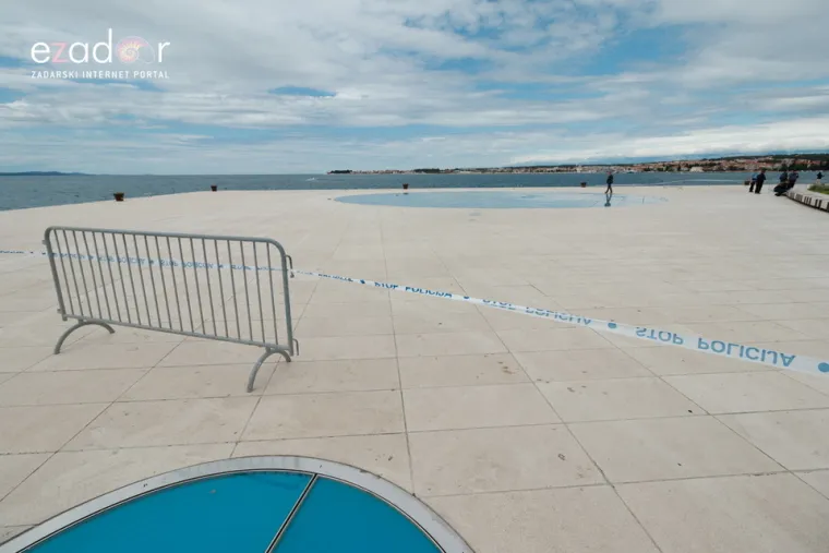 Mlađi muškarac razbio tridesetak ploča  na svjetski poznatoj instalaciji "Pozdrav suncu"