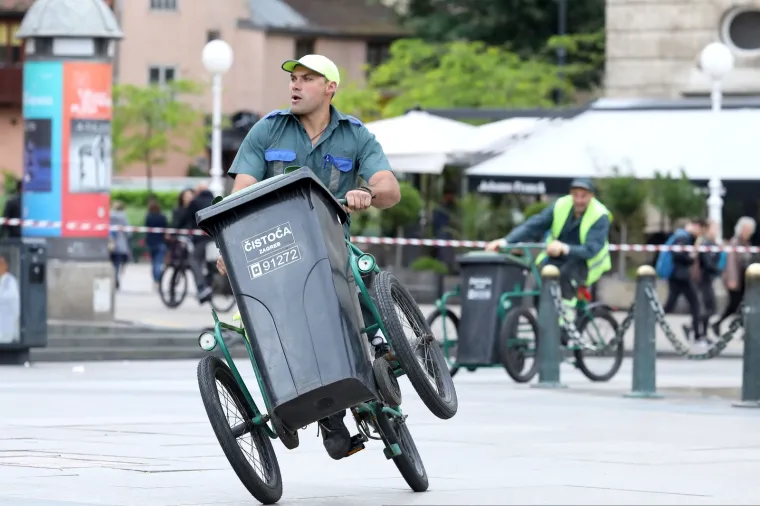 Zagrebački smetlari održali tradicionalnu utrku, pobjednik nagradu može podijeliti s prijateljima i kolegama