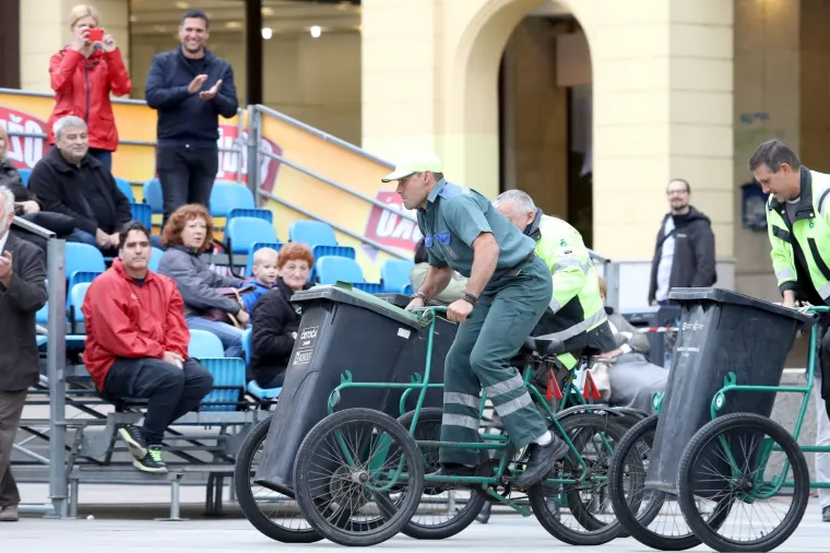 Zagrebački smetlari održali tradicionalnu utrku, pobjednik nagradu može podijeliti s prijateljima i kolegama