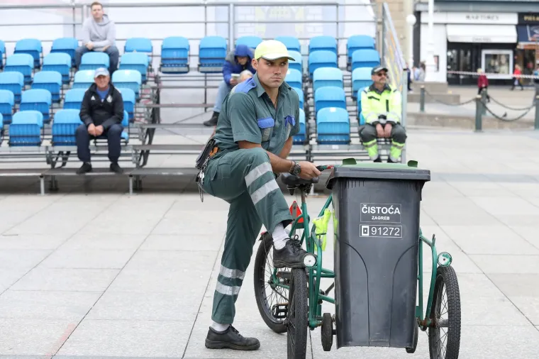Zagrebački smetlari održali tradicionalnu utrku, pobjednik nagradu može podijeliti s prijateljima i kolegama