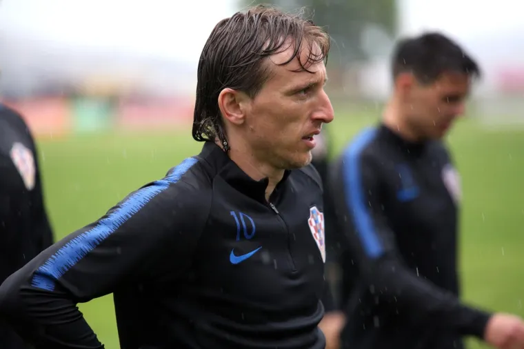 Trening nogometa&scaron;a pokvarilo nevrijeme: Zbog jakog pljuska s travnjaka oti&scaron;li nakon 20 minuta